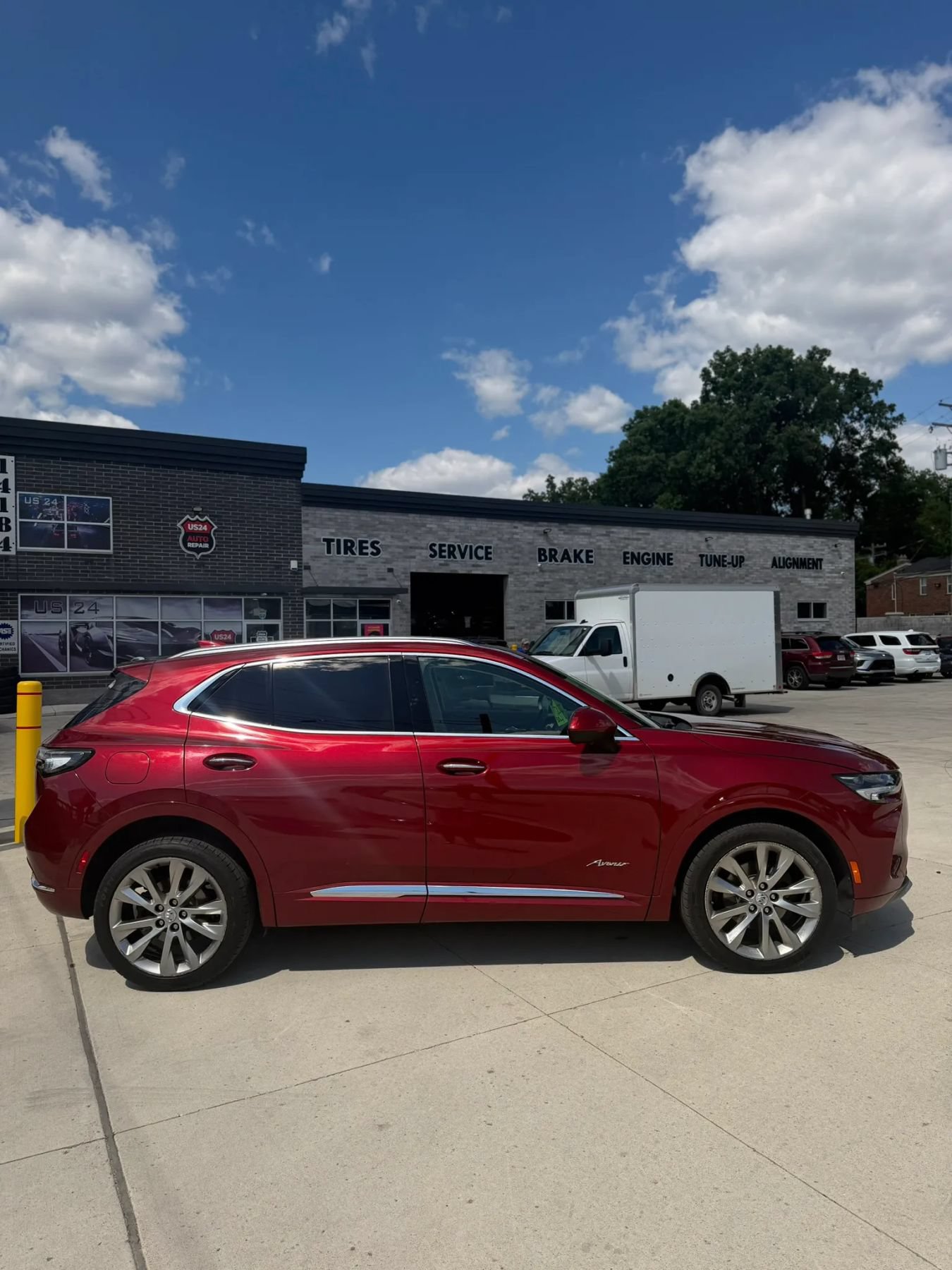 Used 2022 Buick Envision Avenir w/ Technology Package II AWD/4WD image 7