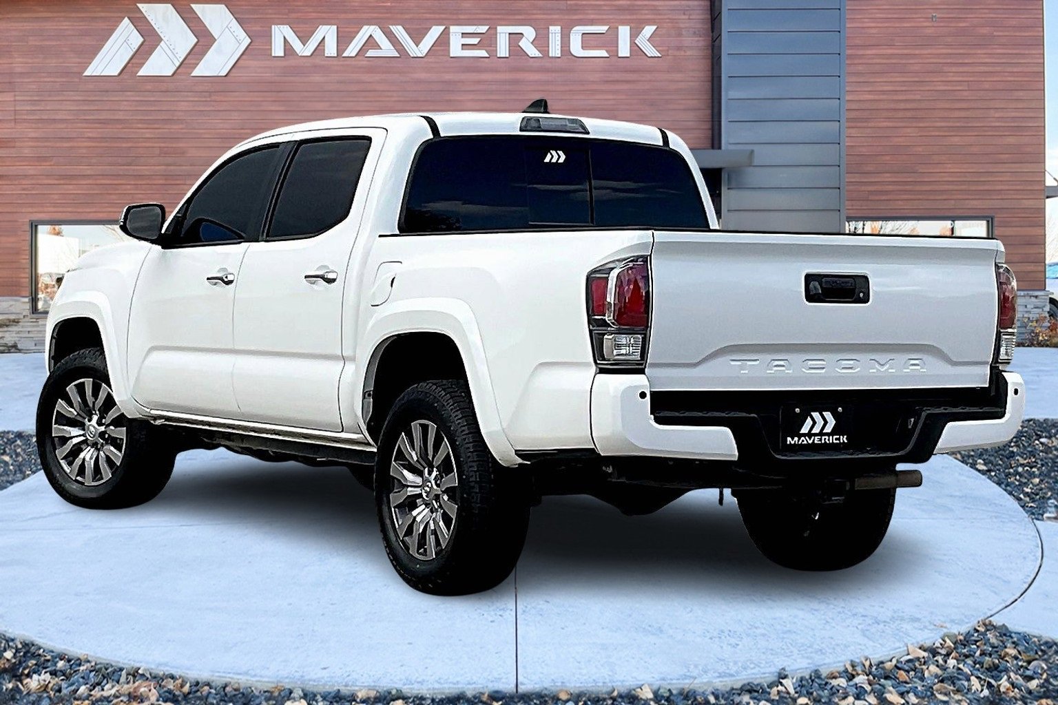 Used 2023 Toyota Tacoma Limited image 4