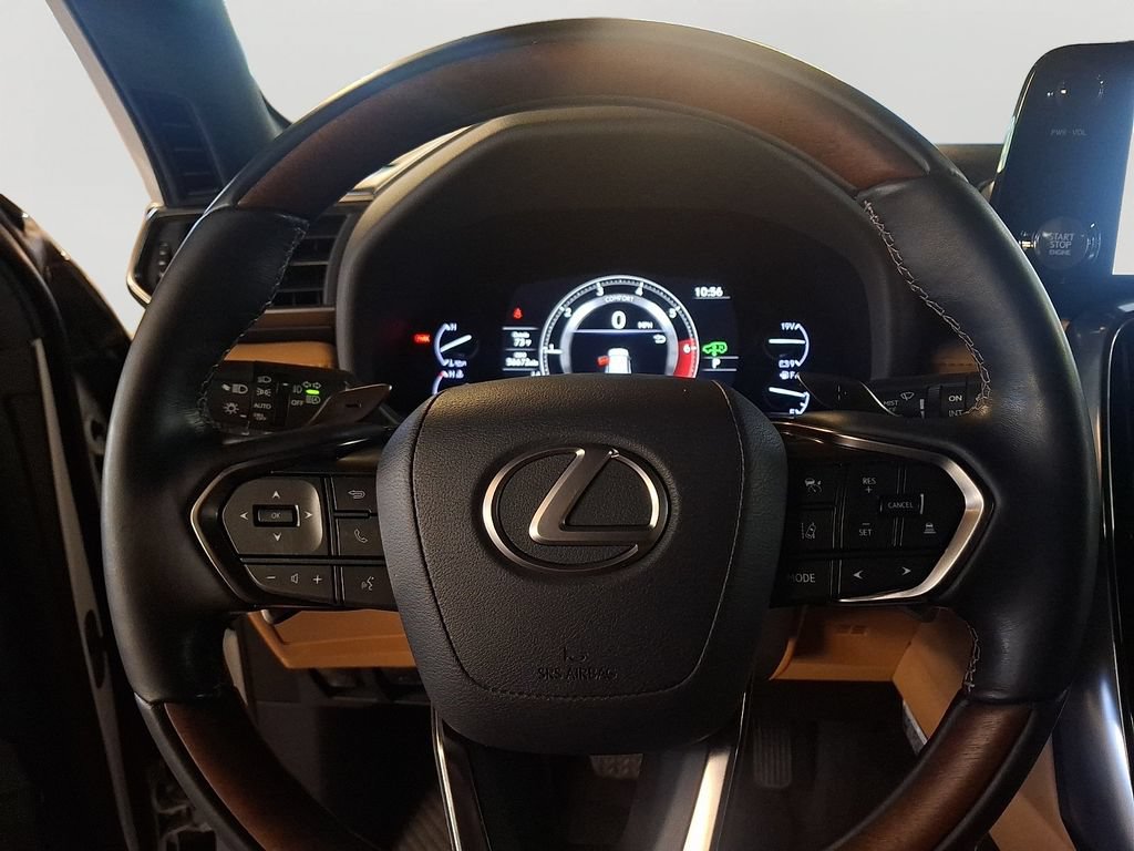 Used 2022 Lexus LX 600 4WD w/ Appearance Package image 19