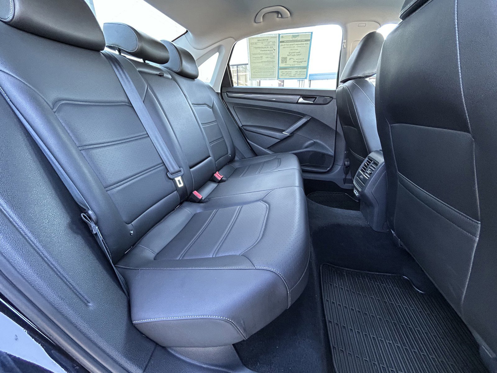 Used 2020 Volkswagen Passat 2.0T R-Line image 18