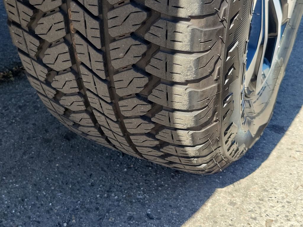 Used 2025 GMC Canyon AT4 w/ Nightfall Edition AWD/4WD image 33