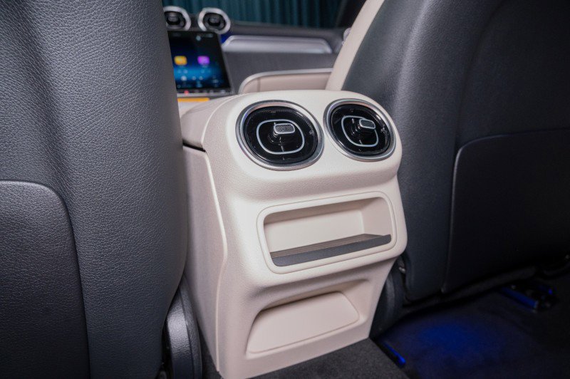 Certified 2026 Mercedes-Benz GLC 300 image 25