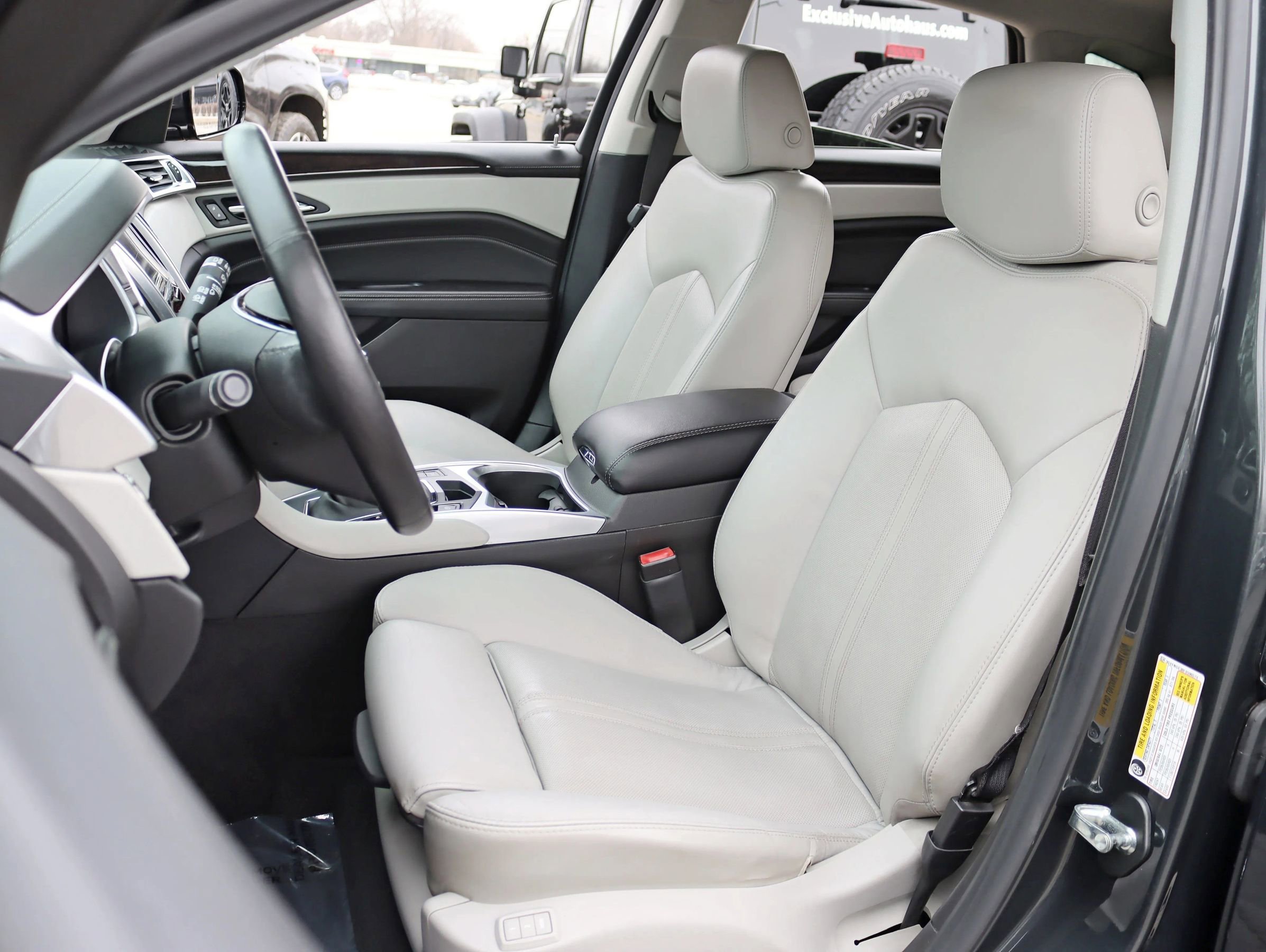 Used 2015 Cadillac SRX Premium image 24