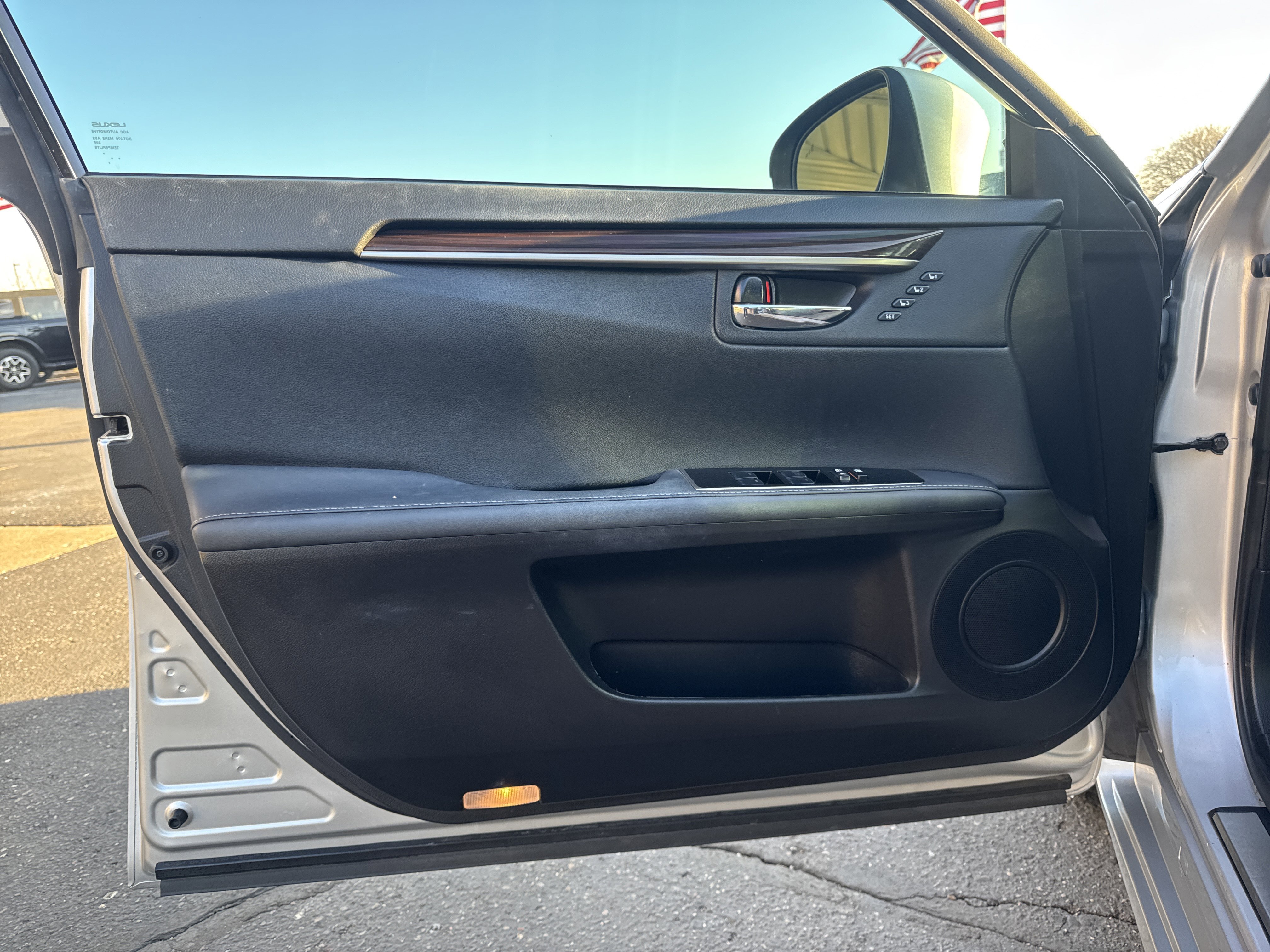 Used 2018 Lexus ES 350 w/ Navigation System Package image 13