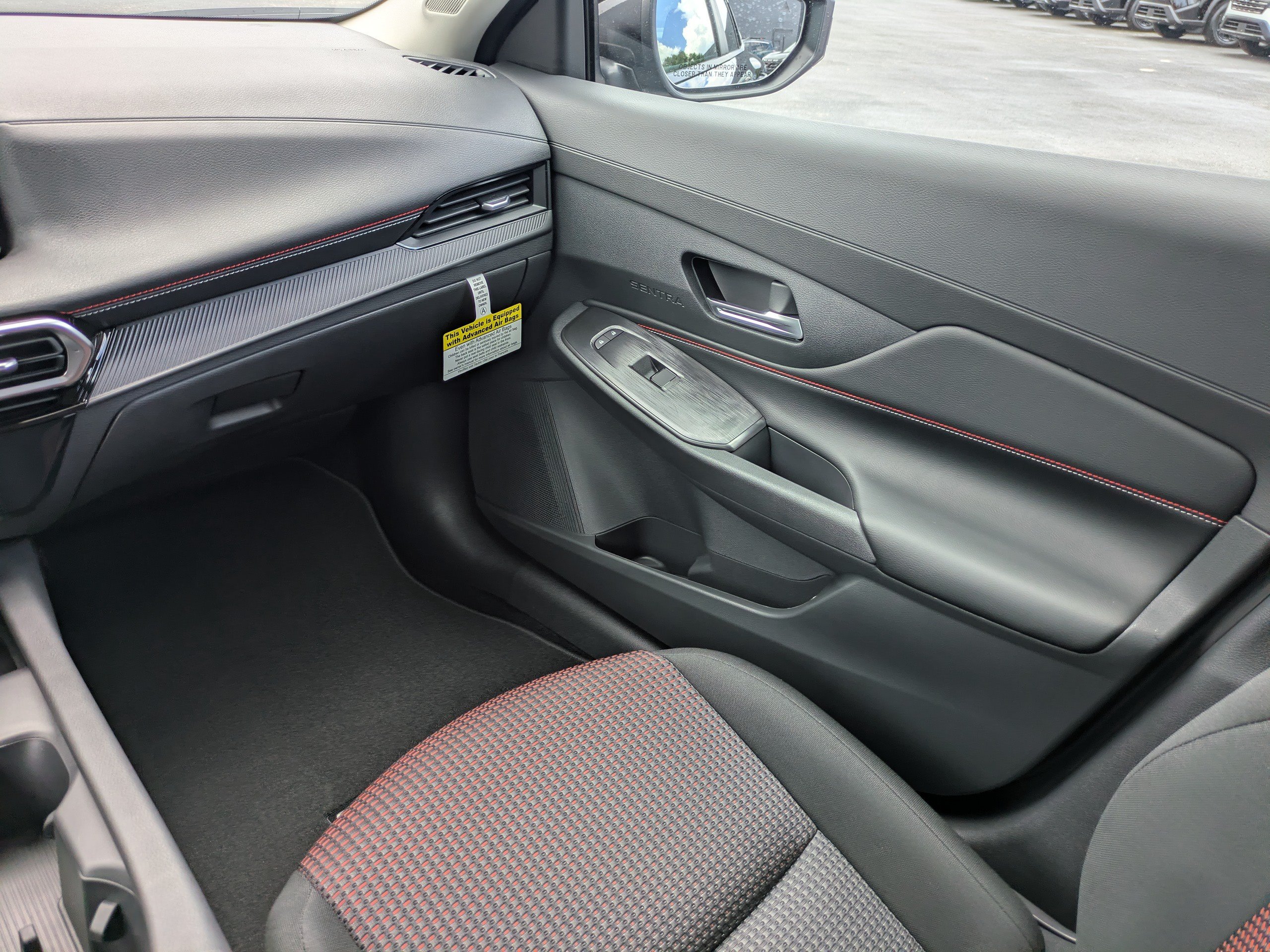 New 2027 Nissan Sentra SR FWD image 17
