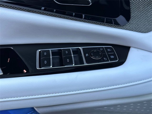 New 2025 Cadillac Optiq Sport 2 w/ LPO, Floor Liner Package image 29