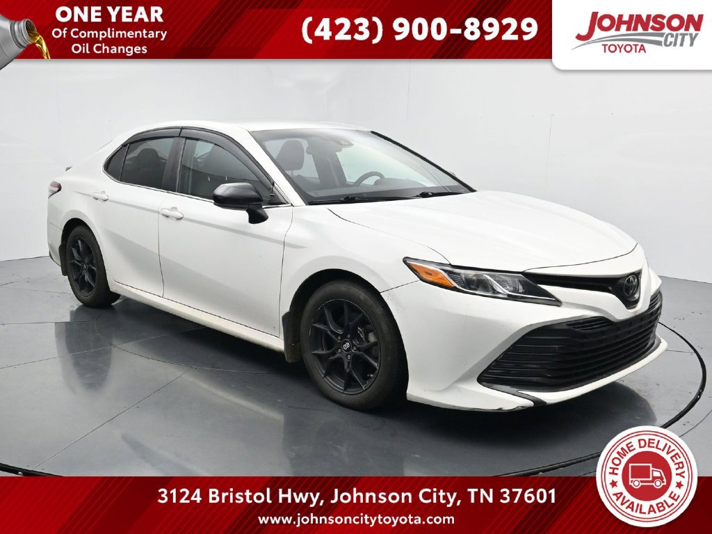 Used 2018 Toyota Camry LE FWD image 1