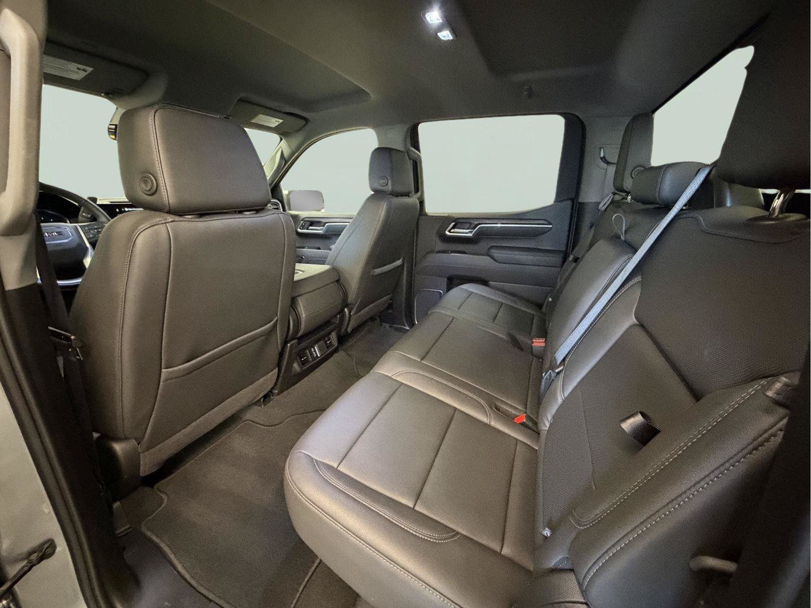 Used 2026 GMC Sierra 1500 SLT AWD/4WD image 25