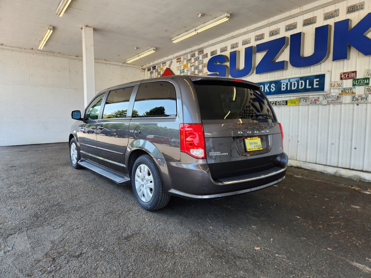 Used 2016 Dodge Grand Caravan SE w/ Quick Order Package 29E SE FWD image 9