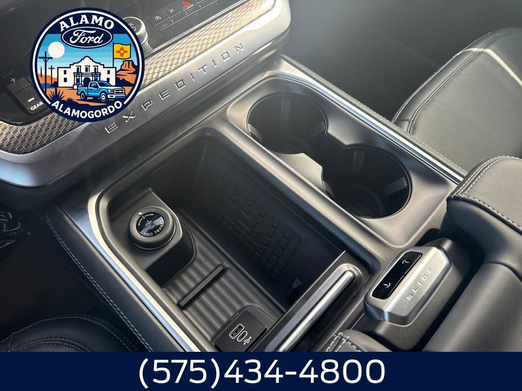 New 2025 Ford Expedition Platinum w/ Stealth Performance Package AWD/4WD image 9