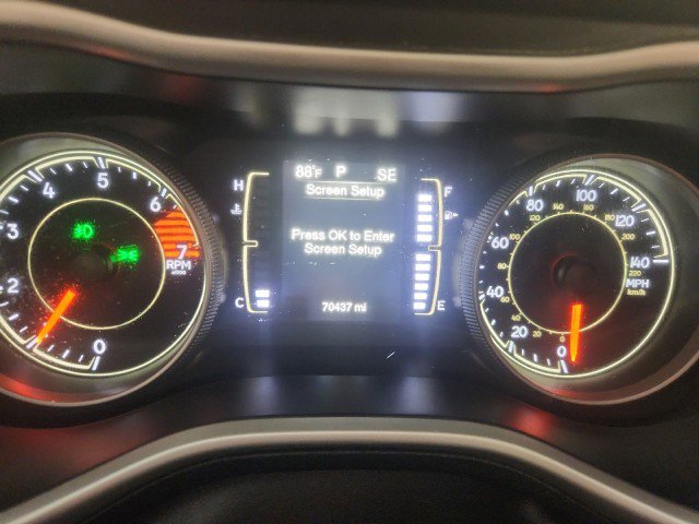 Used 2018 Jeep Cherokee Latitude Plus w/ Comfort/Convenience Group image 24