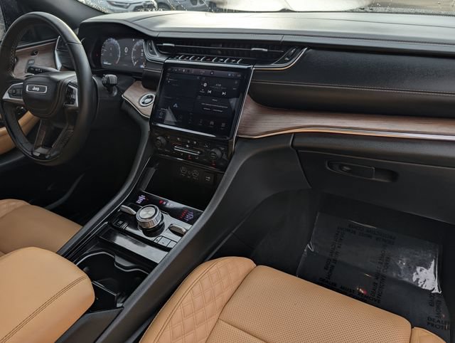 Used 2025 Jeep Grand Cherokee L Summit AWD/4WD image 33