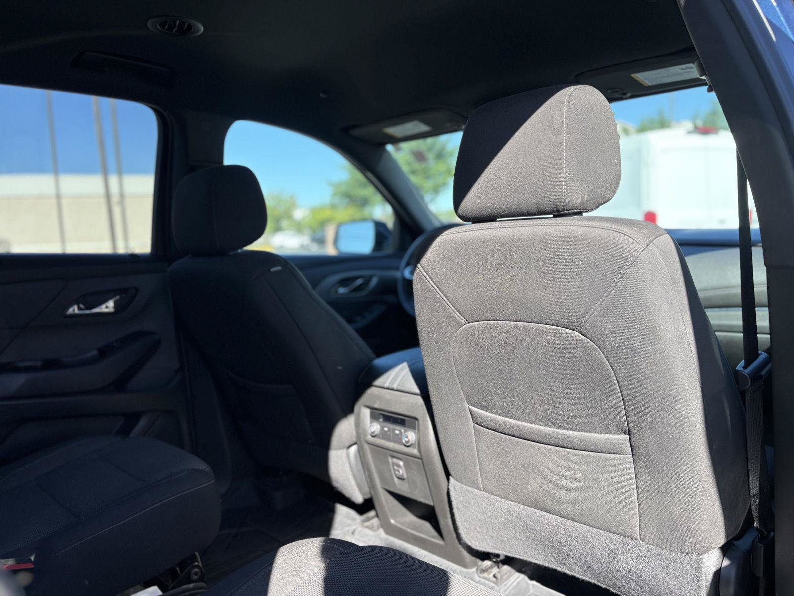 Used 2023 Chevrolet Traverse LT FWD image 21