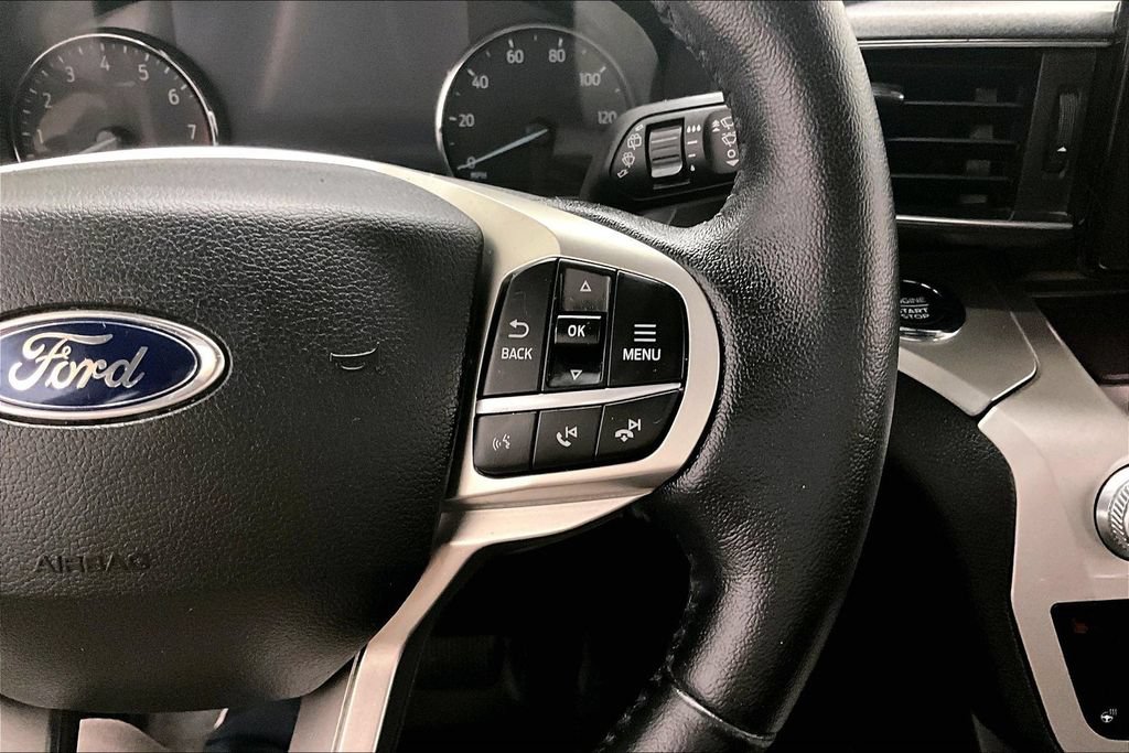 Used 2021 Ford Explorer XLT w/ Equipment Group 202A AWD/4WD image 11