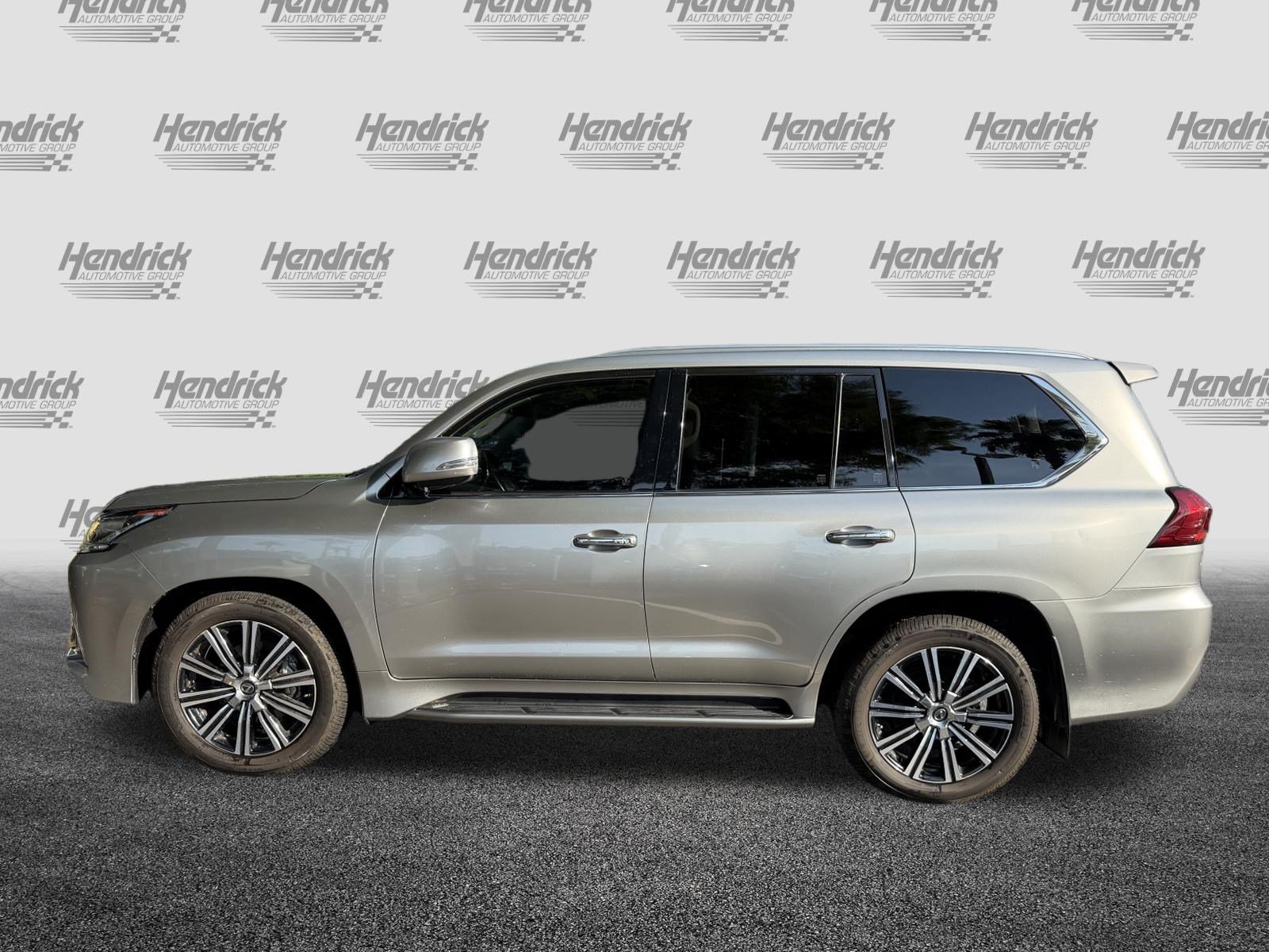 Used 2020 Lexus LX 570 4WD w/ Luxury Package image 6