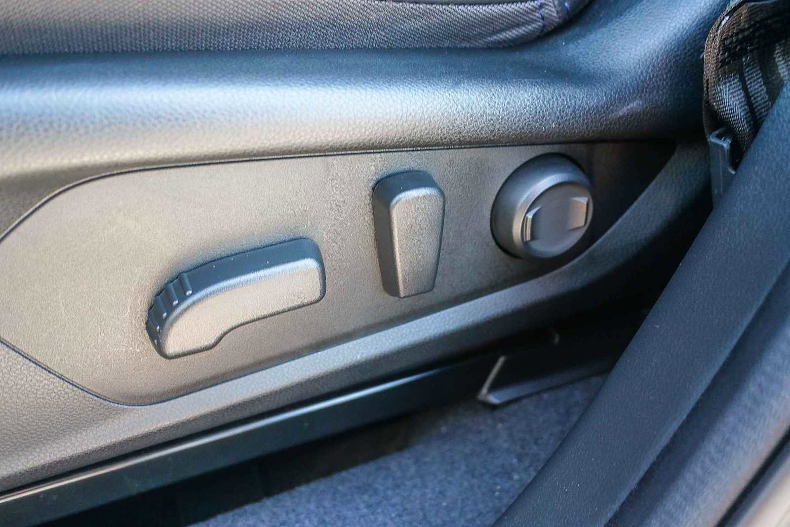 Certified 2025 Subaru Forester Limited image 16