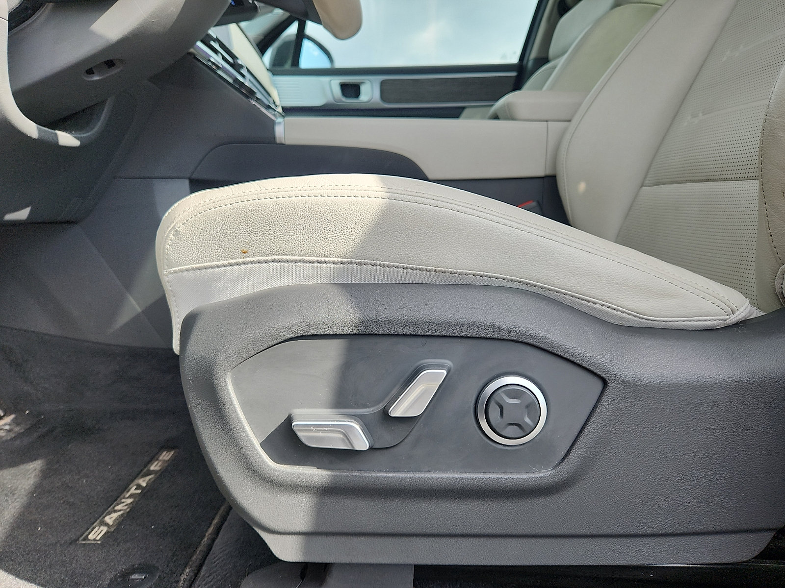 Certified 2024 Hyundai Santa Fe Limited AWD/4WD image 23