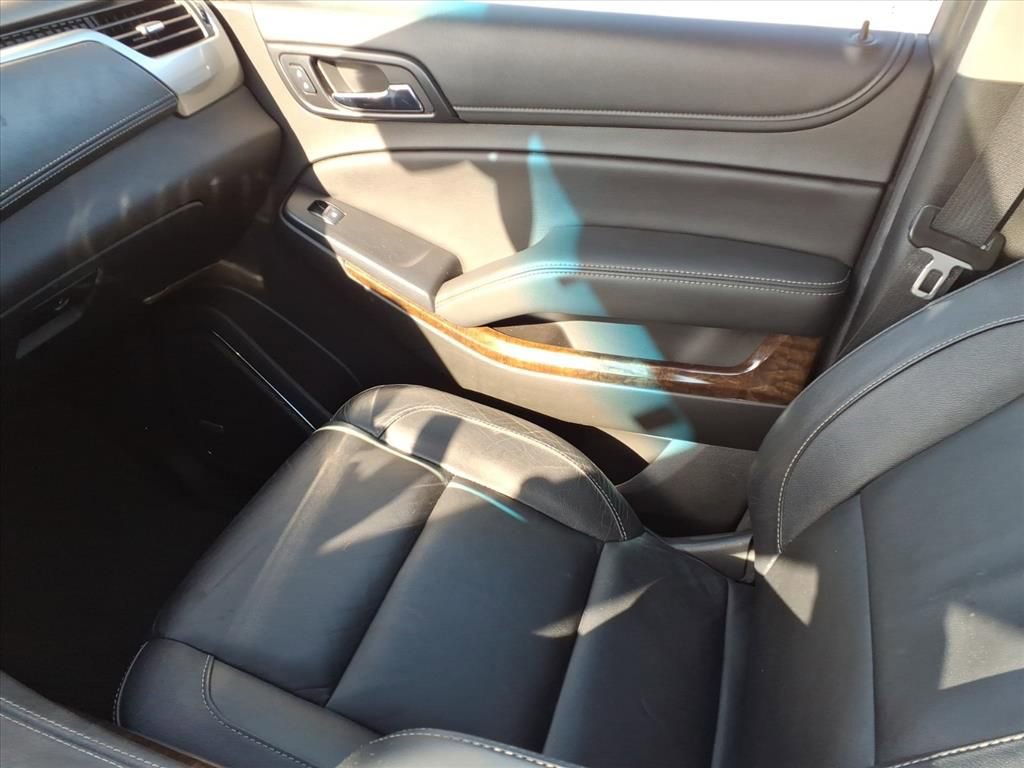 Used 2018 Chevrolet Suburban LT image 16