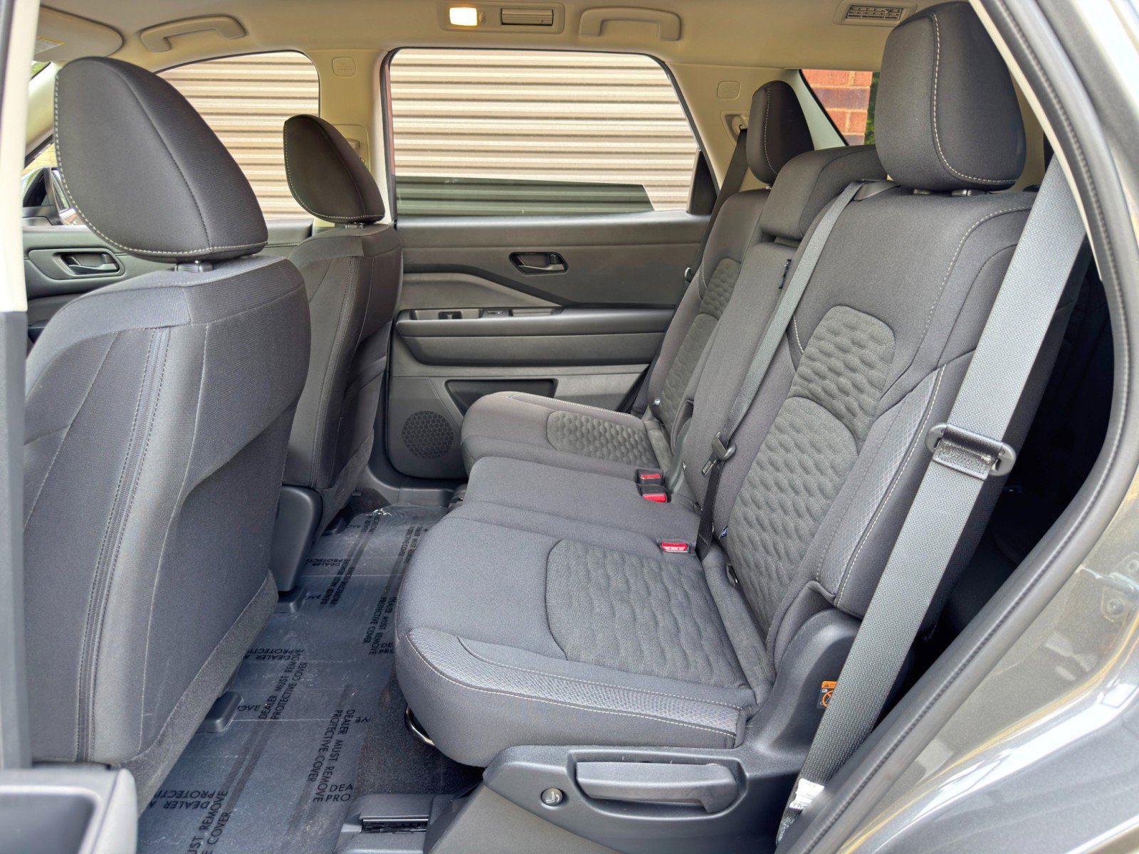 Used 2025 Nissan Pathfinder S FWD image 36