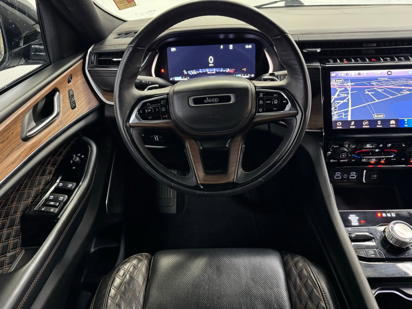 Used 2023 Jeep Grand Cherokee L Summit w/ Advanced Protech Group IV AWD/4WD image 18