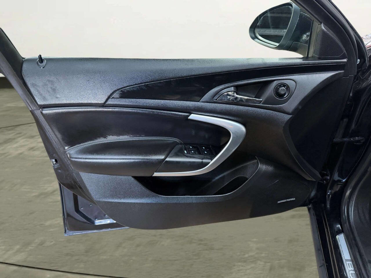 Used 2013 Buick Regal Premium image 12