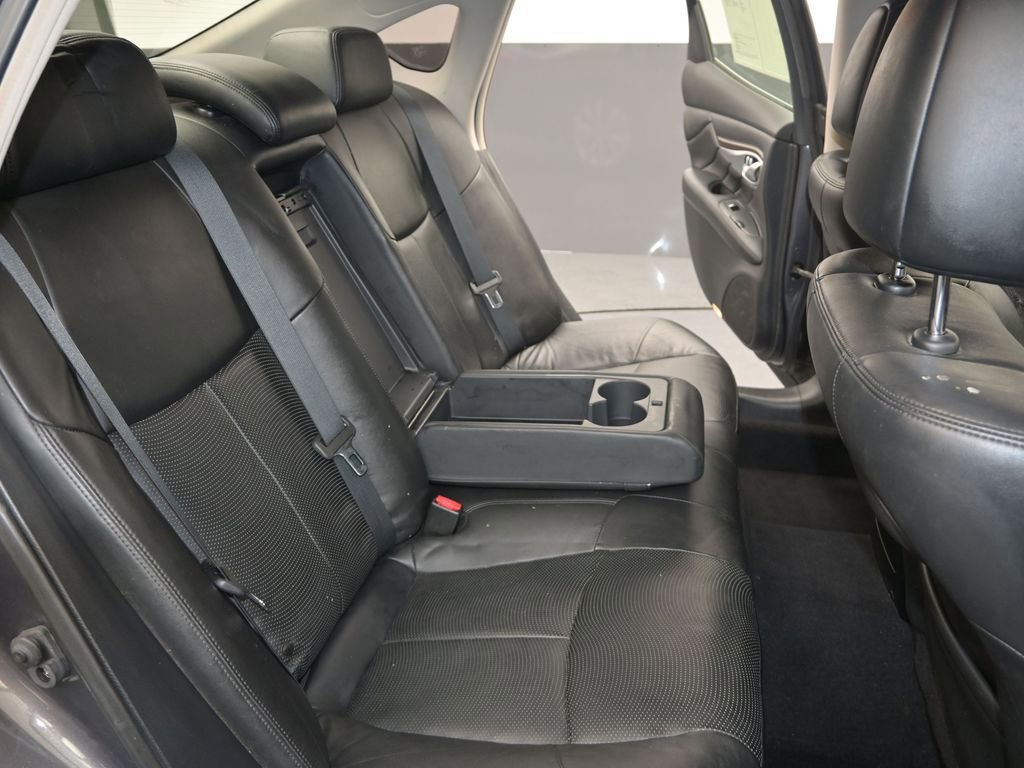 Used 2011 INFINITI M37 w/ Premium Pkg image 26