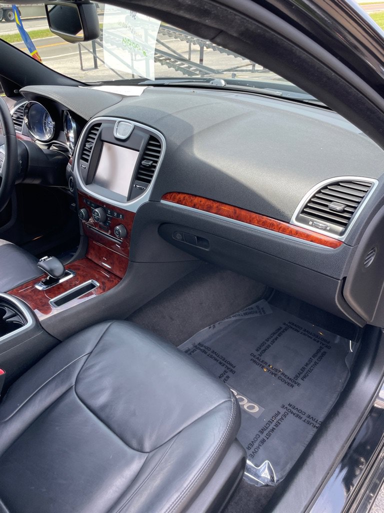 Used 2012 Chrysler 300 Limited RWD image 22