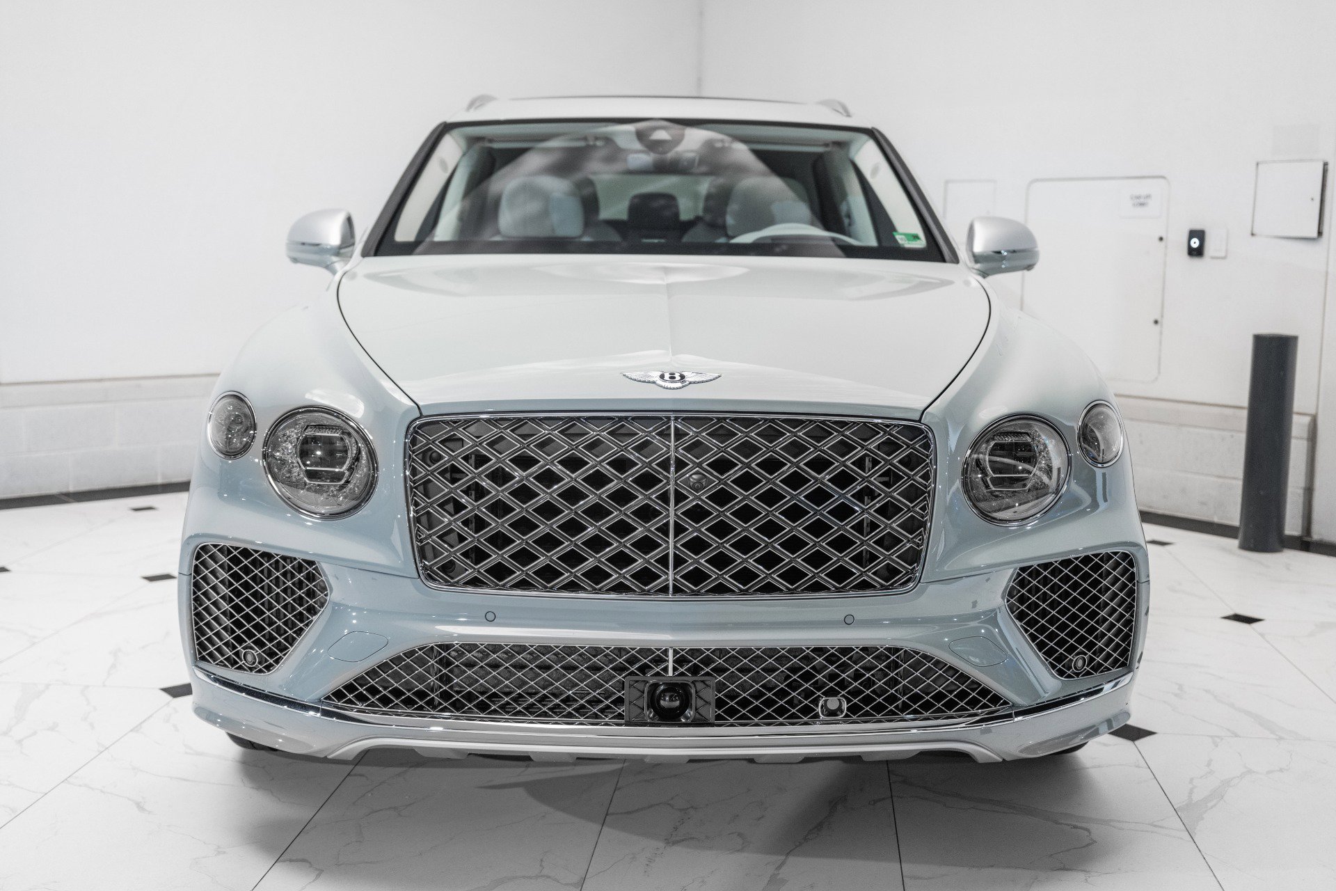 New 2025 Bentley Bentayga Extended Wheelbase image 8