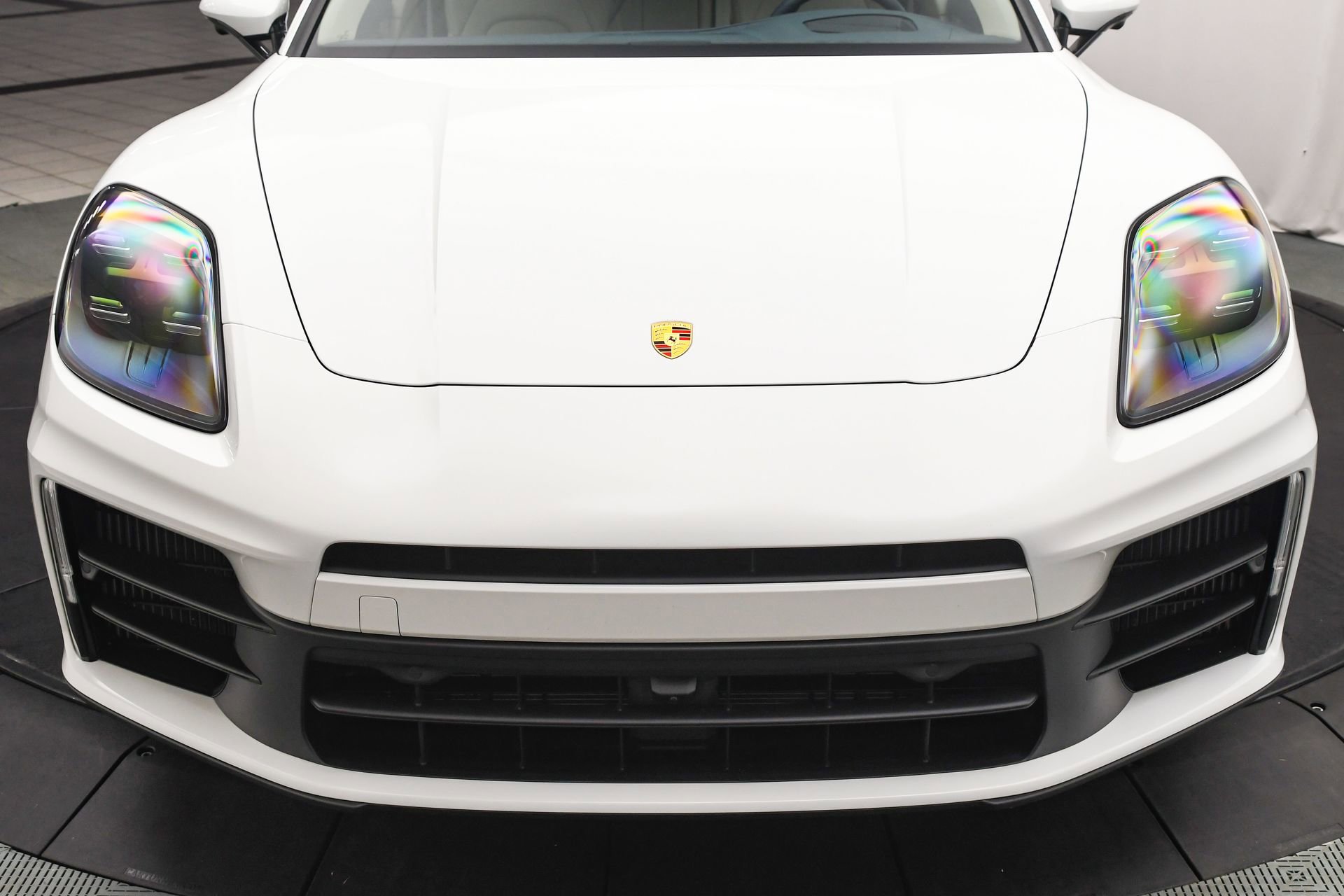 Used 2025 Porsche Panamera 4 image 28