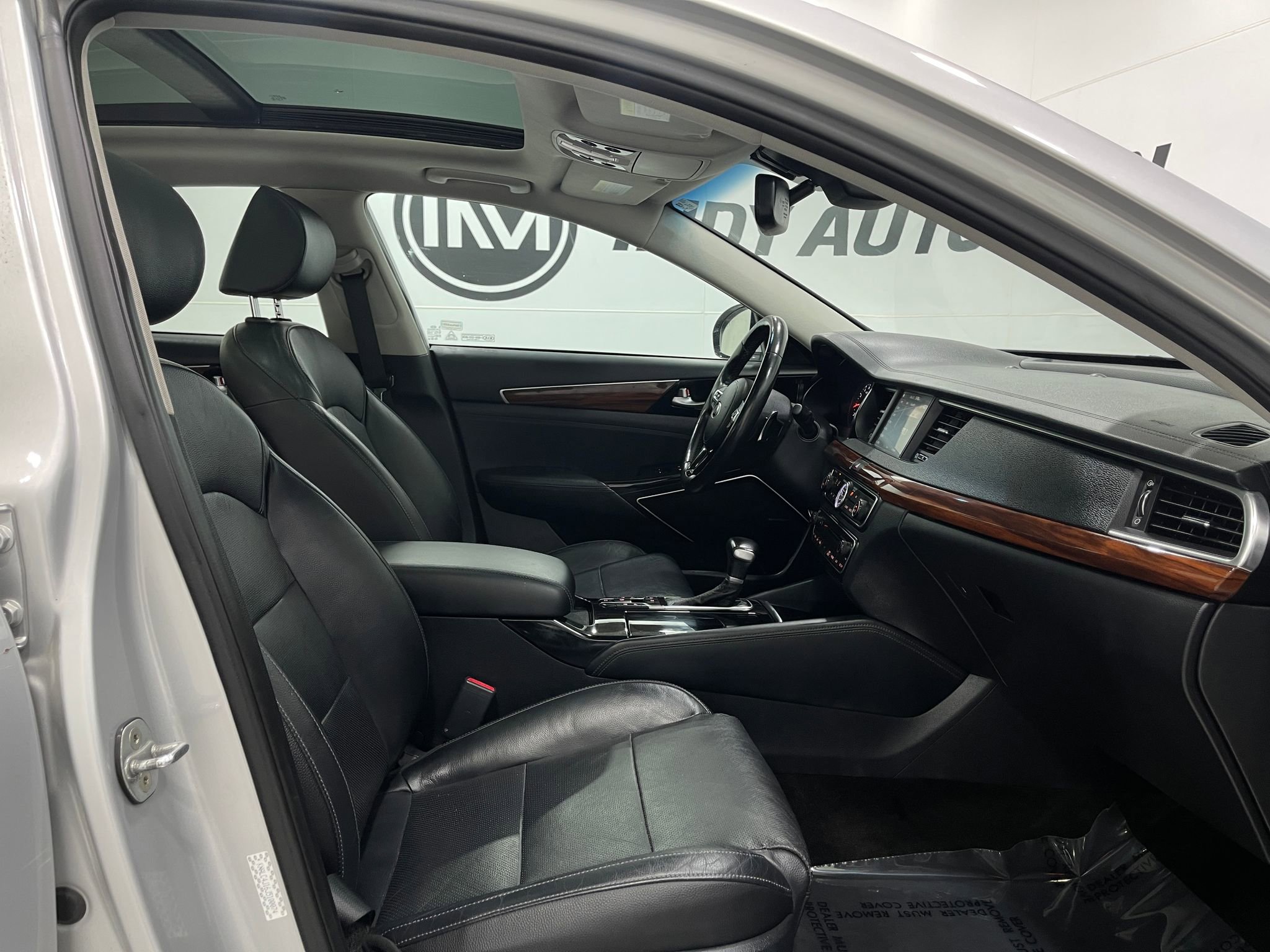 Used 2018 Kia Cadenza Technology image 34
