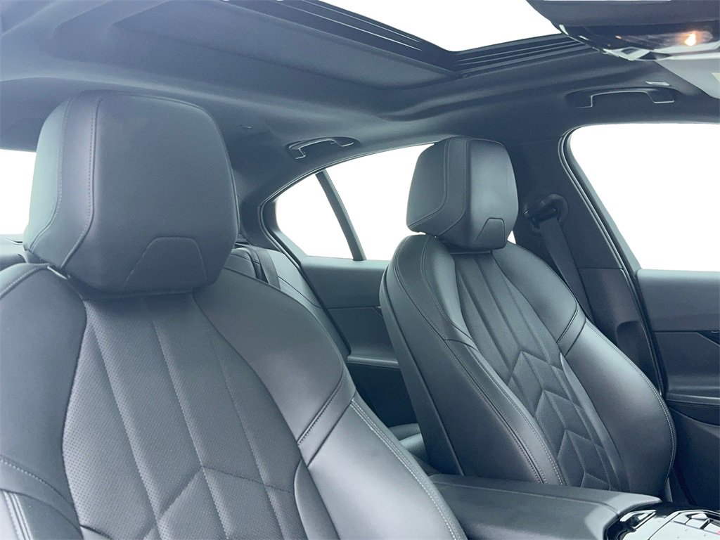 Used 2024 BMW i5 eDrive40i image 47