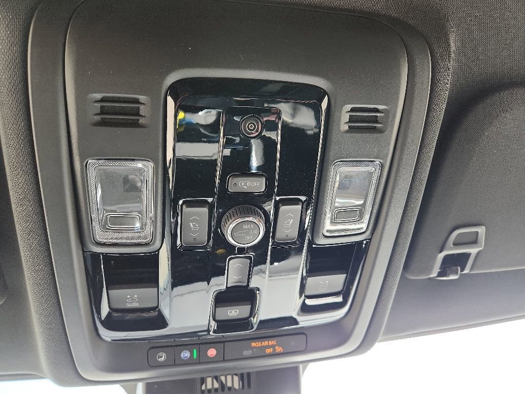 New 2026 Chevrolet Suburban Premier w/ Sun And Tow Package AWD/4WD image 23