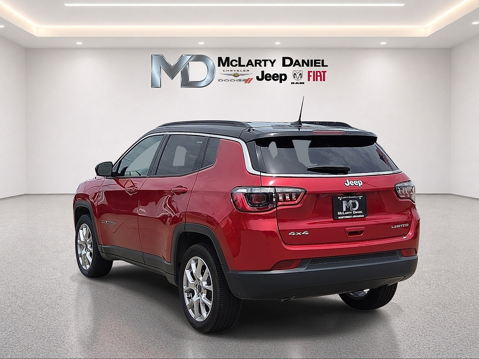 Used 2025 Jeep Compass Limited AWD/4WD image 4