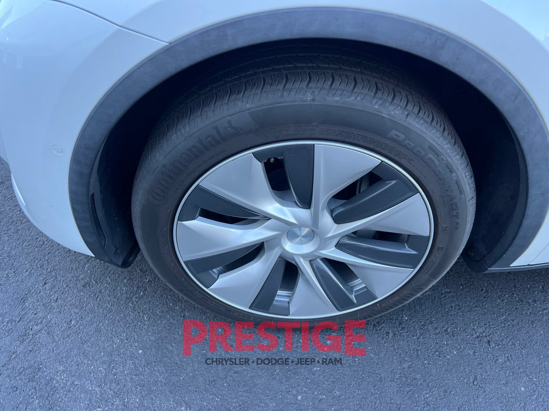 Used 2021 Tesla Model Y Long Range AWD/4WD image 12