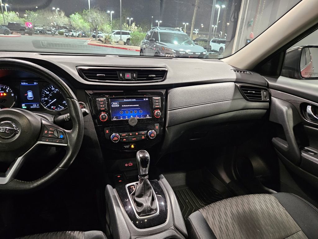 Used 2019 Nissan Rogue SV w/ Premium Package image 12