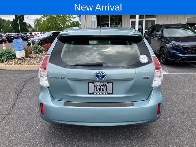 Used 2017 Toyota Prius V Two w/ Carpet Mat Package FWD image 4