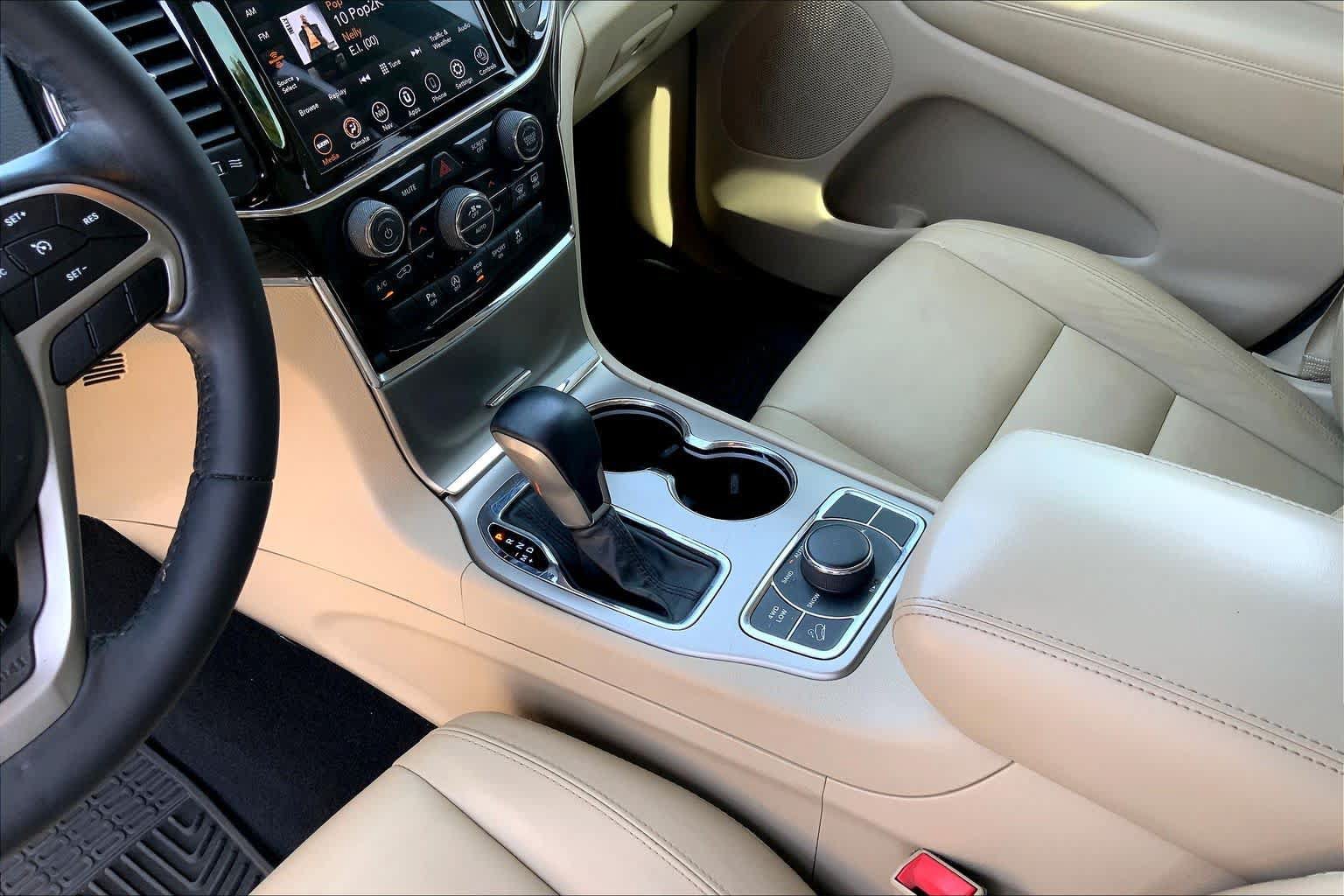 Used 2021 Jeep Grand Cherokee Limited AWD/4WD image 17