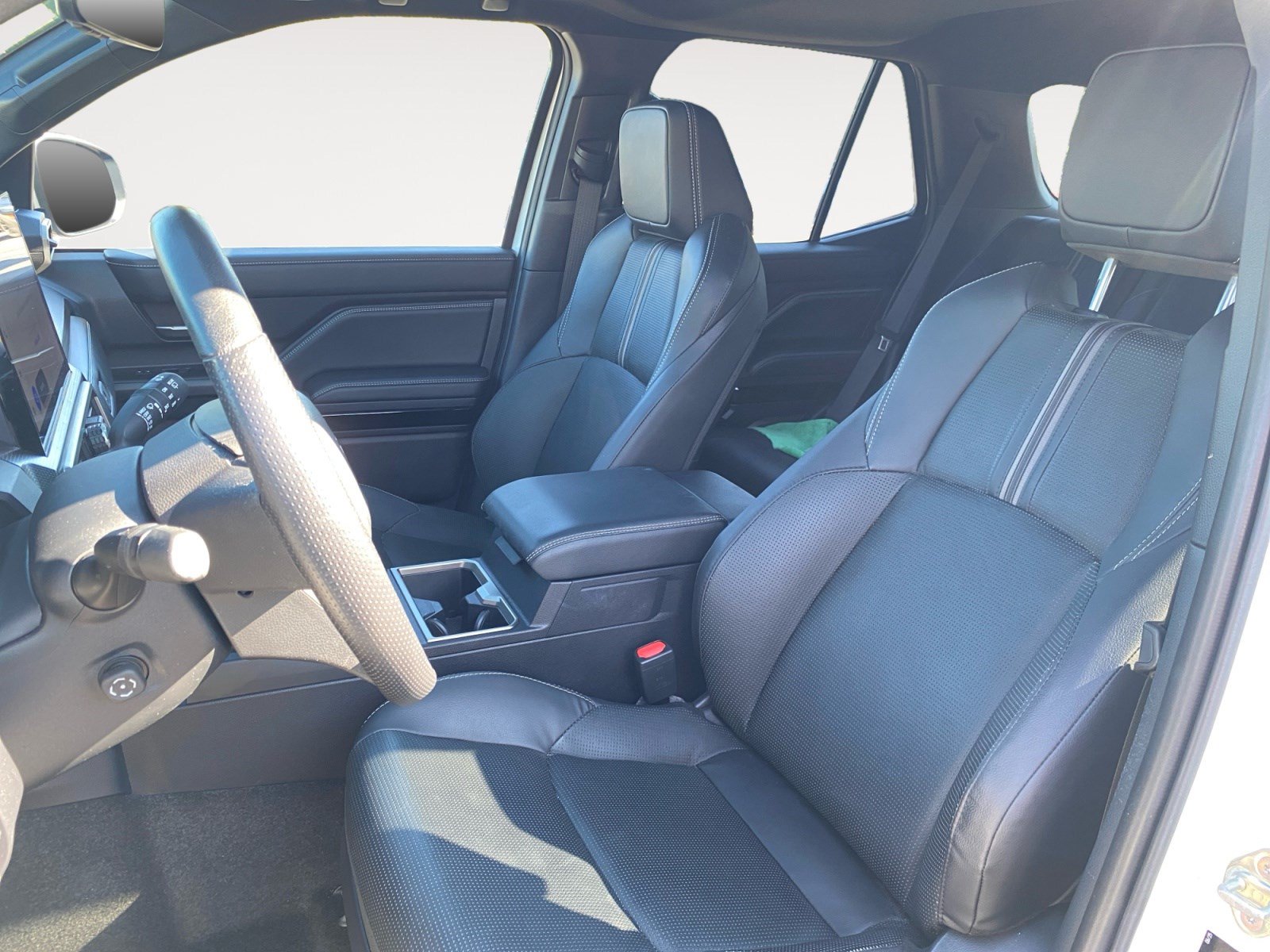 Used 2025 Toyota 4Runner Limited AWD/4WD image 10