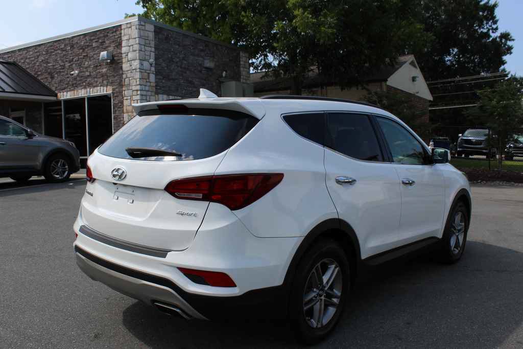 Used 2017 Hyundai Santa Fe Sport AWD/4WD image 5