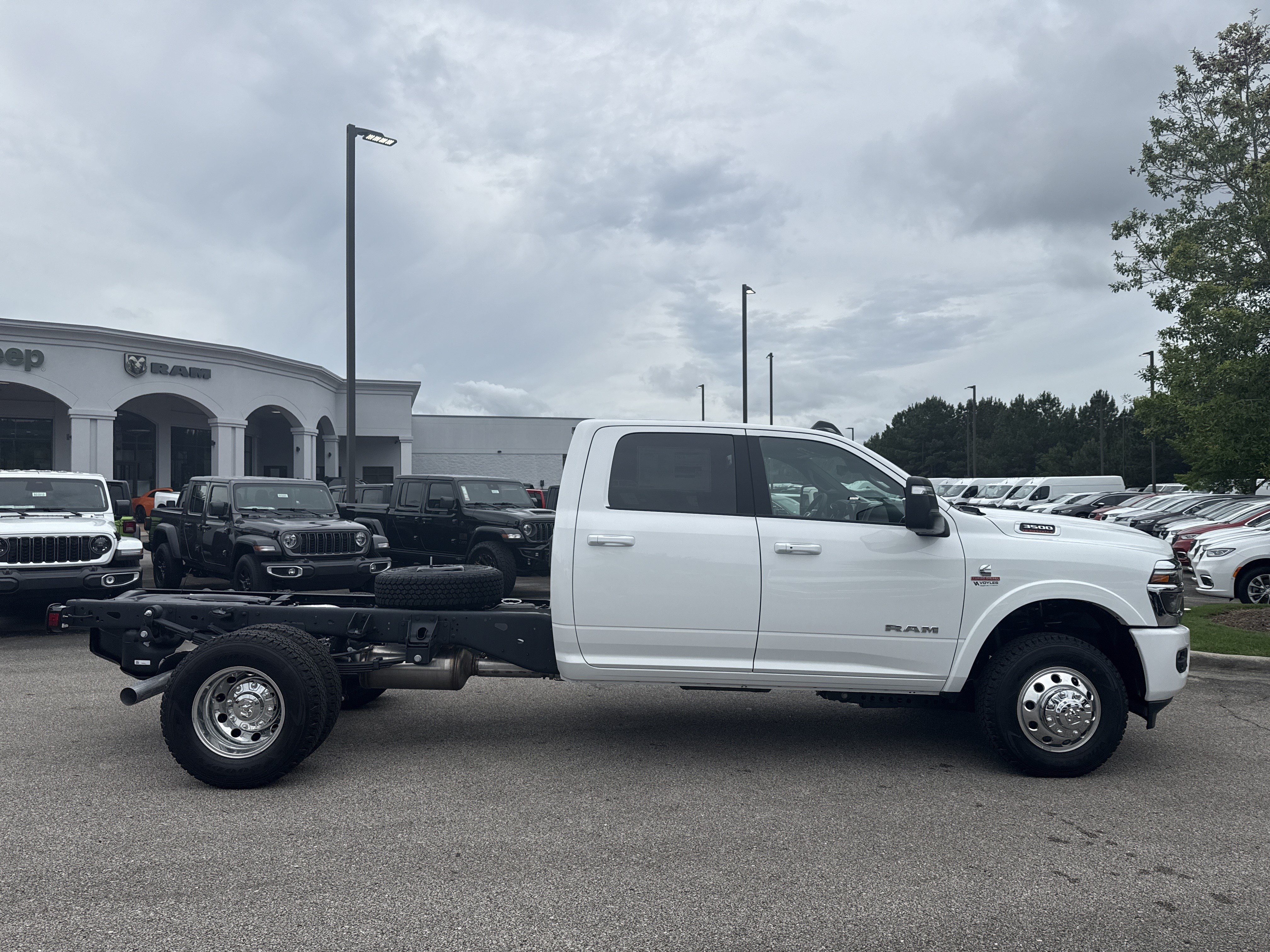 New 2026 RAM 3500 Big Horn w/ Laramie Trim Package AWD/4WD image 8