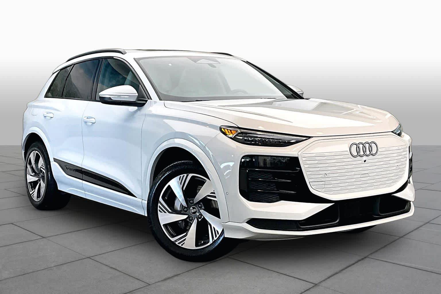 Used 2025 Audi Q6 e-tron Premium Plus w/ Premium Plus AWD/4WD image 2