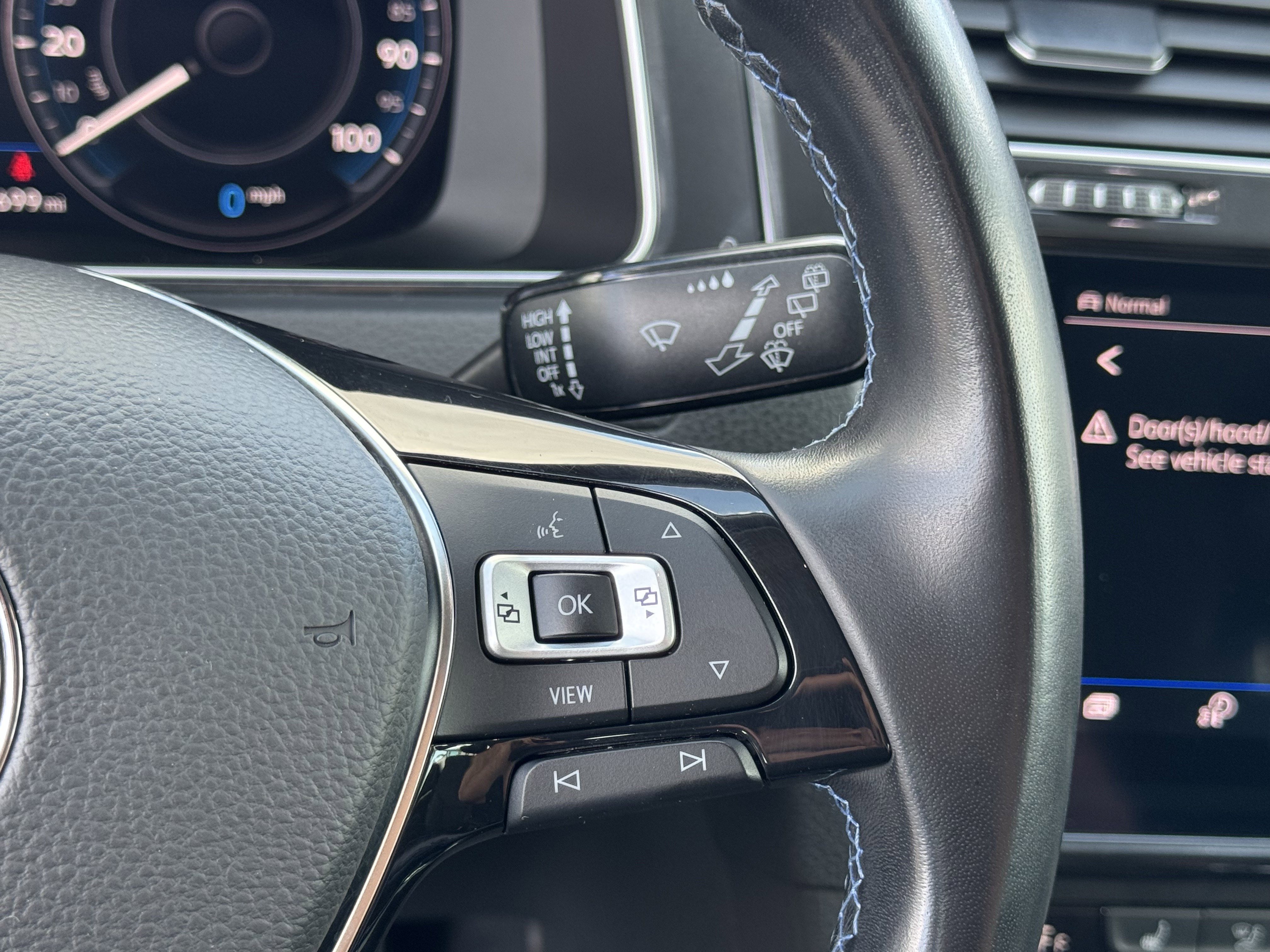 Used 2019 Volkswagen e-Golf SEL Premium image 19