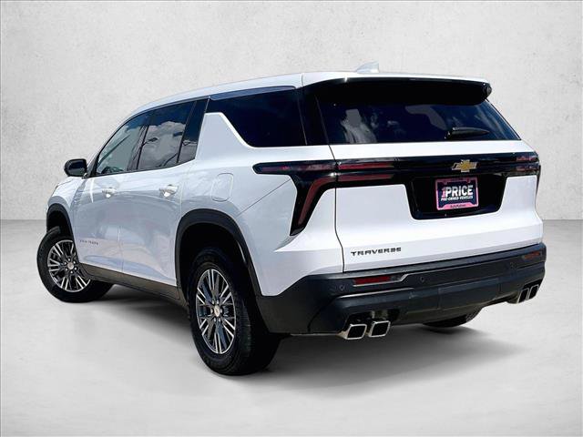 Used 2024 Chevrolet Traverse LS FWD image 12