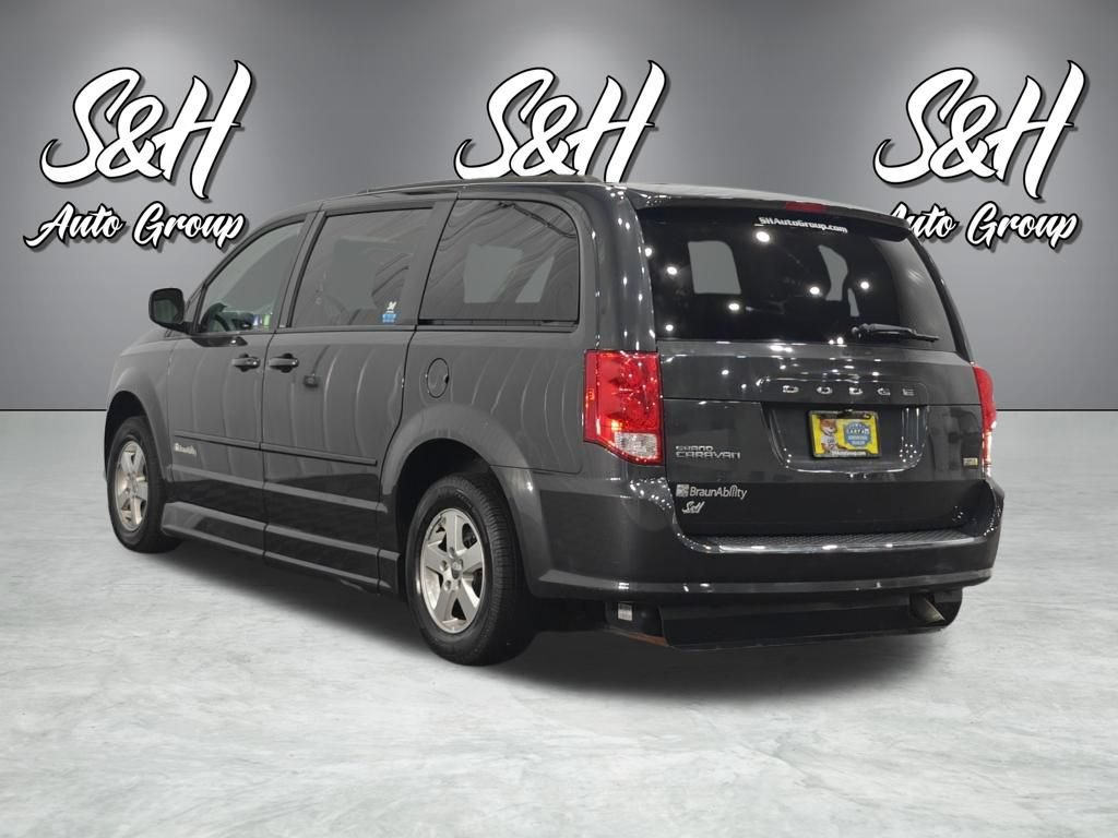 Used 2012 Dodge Grand Caravan SXT FWD image 16