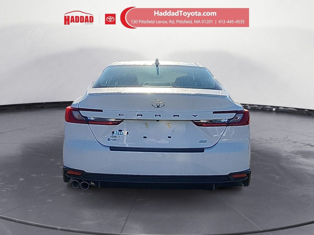 Used 2025 Toyota Camry SE AWD/4WD image 4