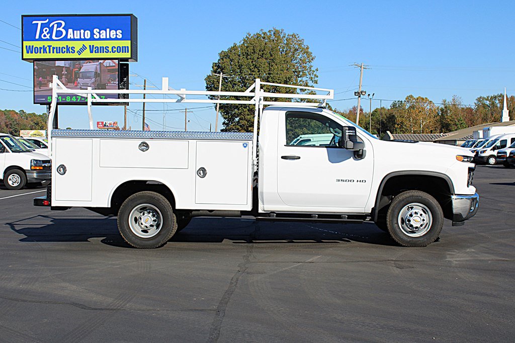 Used 2024 Chevrolet Silverado 3500 W/T w/ Snow Plow Prep Package AWD/4WD image 9