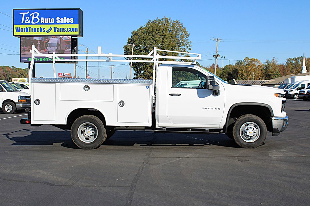 Used 2024 Chevrolet Silverado 3500 W/T w/ Snow Plow Prep Package image 9