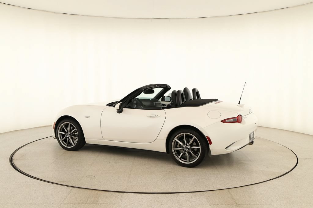 Used 2022 MAZDA MX-5 Miata Grand Touring w/ Weather Package RWD image 3