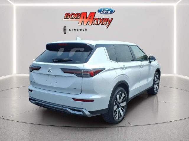 Used 2025 Mitsubishi Outlander SE AWD/4WD image 4