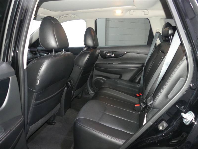 Used 2017 Nissan Rogue SL w/ SL HEV Premium Package AWD/4WD image 24